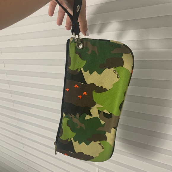 Oscar the grouch camo style wristlet NWOT HTF - Picture 8 of 8